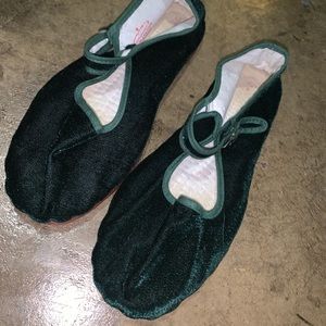 UO Mary Jane Shoes Size 7